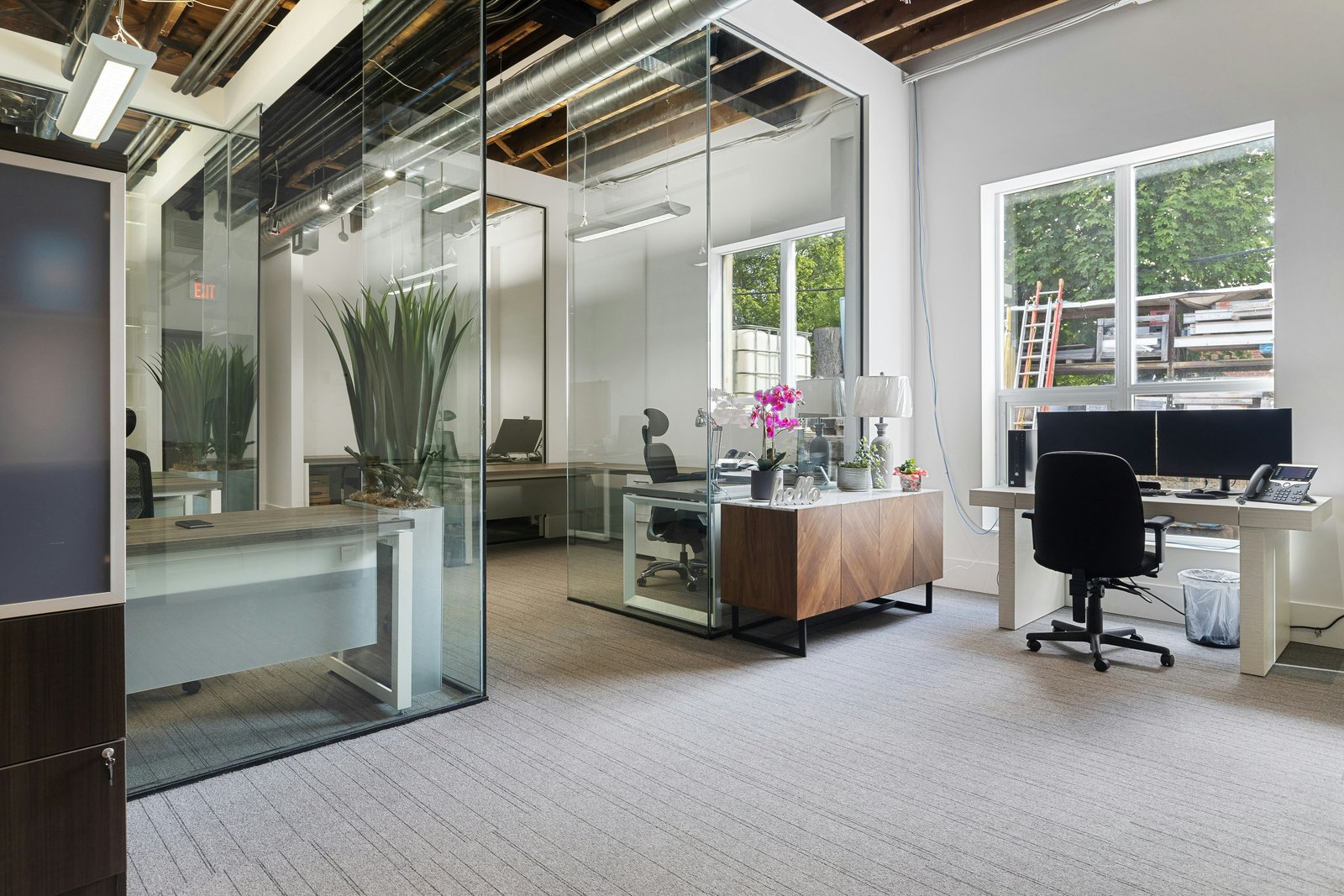 Office Cleaning Checklist: 7 Tips for a Cleaner Workplace