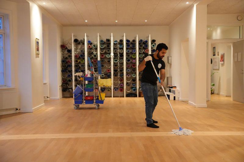 Gym training space cleaning by an Xpect Group gym cleaner